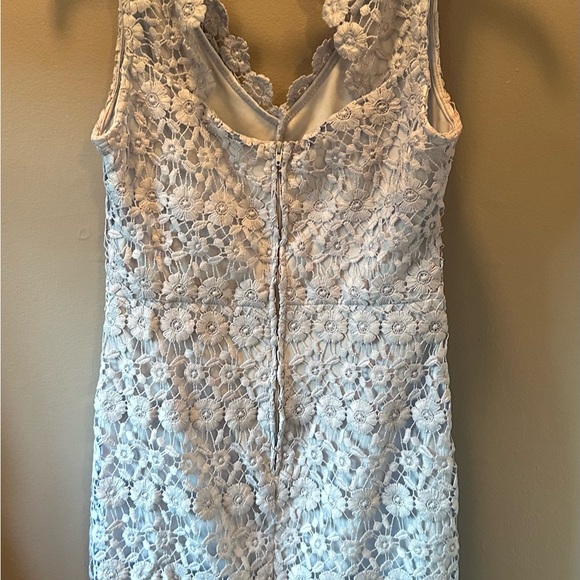 ⚡️B. Darlin Dress⚡️ Pale blue with embroidered flower design. - Picture 8 of 8